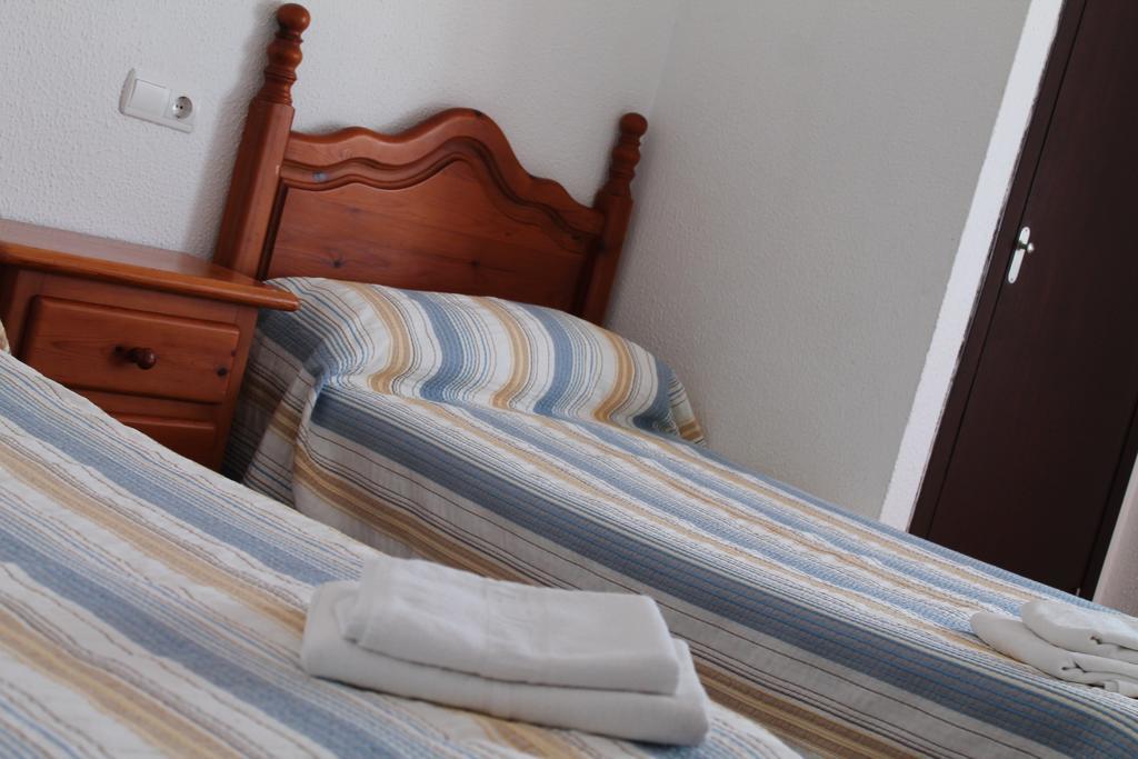 Hostal Montilla Sotogrande Torreguadiaro Room photo