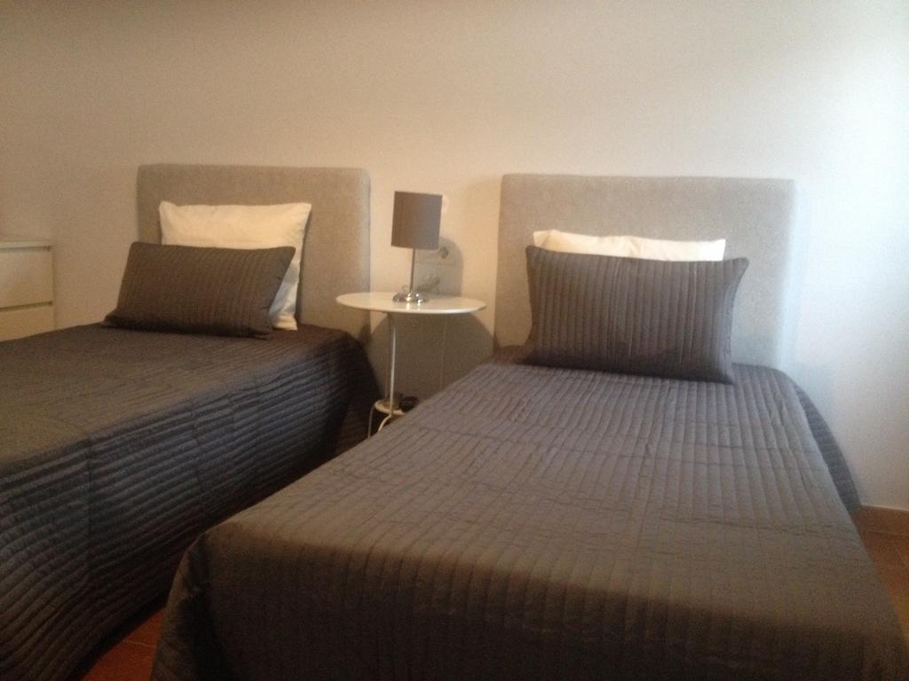 Hostal Montilla Sotogrande Torreguadiaro Exterior photo