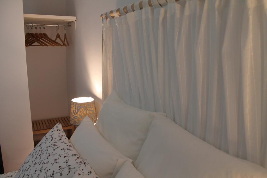Hostal Montilla Sotogrande Torreguadiaro Exterior photo